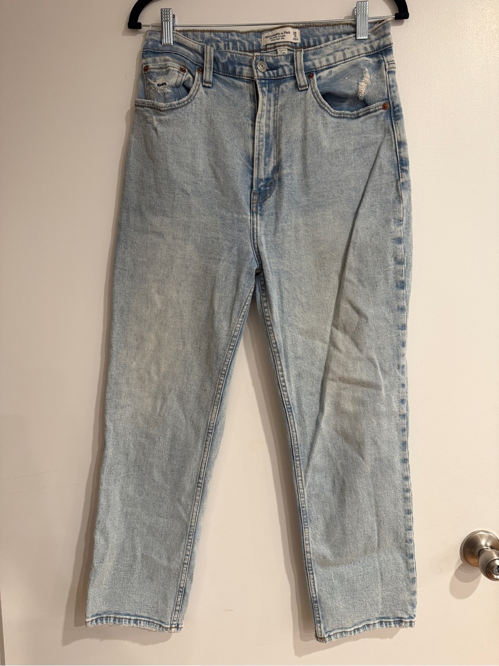 Abercrombie- Curve Love The Ankle Straight Ultra High Rise